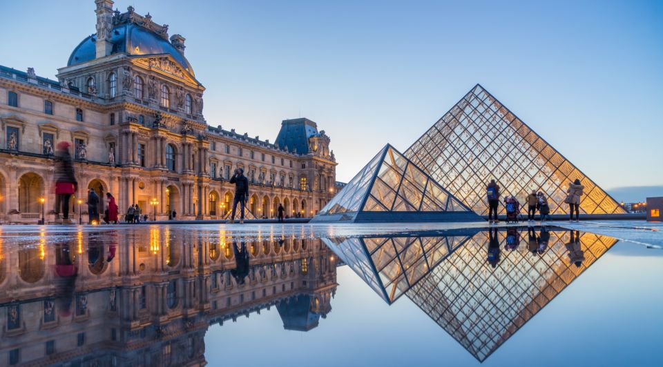 Paris's Old Town and Top Attractions Private Car Tour - Key Points