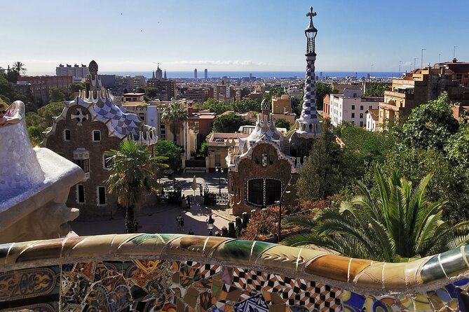 Park Guell Small Group Tour - Key Points