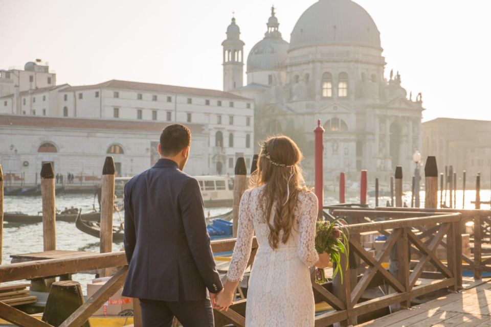 Perfect Private Venice Tour With Gondola Photoshoot - Key Points