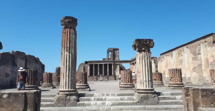 Pompeii... a Step Into the Past - Key Points