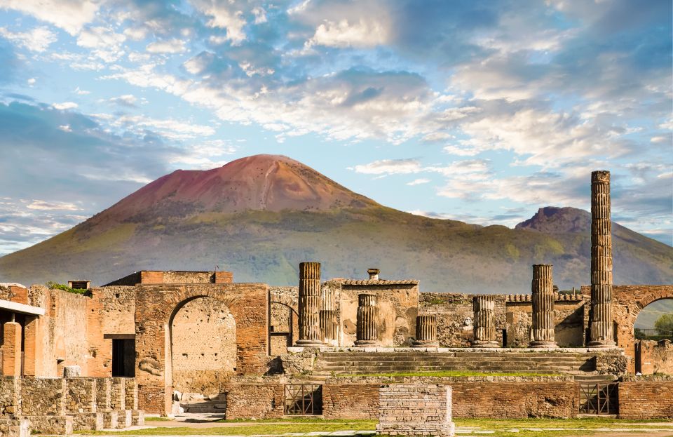 Pompeii and the Amalfi Coast Private Car Trip From Rome - Key Points