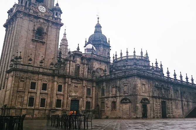 Premium Tour of Porto Santiago Compostela Lunch and Wine Tasting - Itinerary Overview