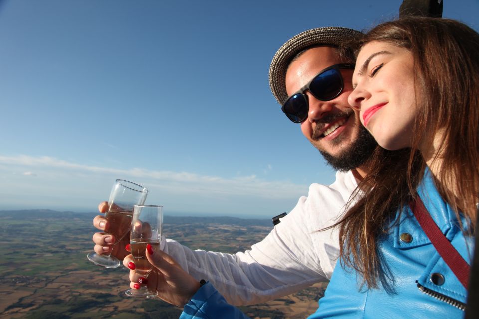 Private Balloon Flight for Two or 4 Pax From Barcelona - Key Points