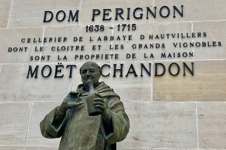 Private Champagne Moët & Chandon, Veuve Clicquot, Pommery - Key Points