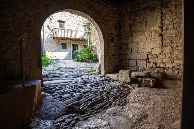 Private Istrian Heritage Expedition Tour From Poreč and Rovinj - Key Points