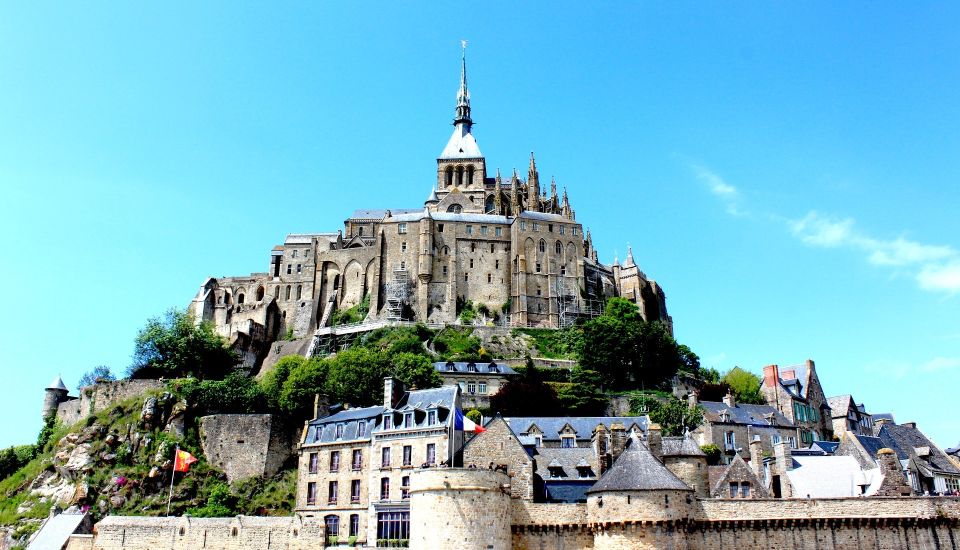 Private Mont Saint-Michel Family Walking Tour - Key Points