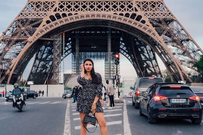 Private Professional Holiday Photoshoot in Paris - Key Points