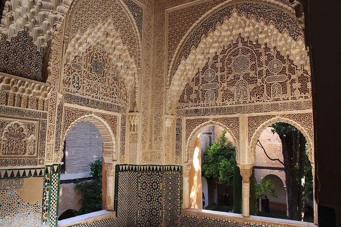Private Tour: Alhambra Day Trip From Madrid by High-Speed Train - Alhambra Day Trip Overview