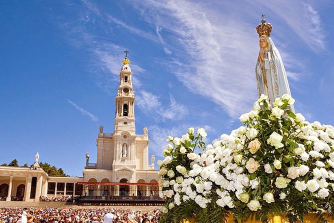 Private Tour for 1 to 8 People: Fátima, Batalha, Nazaré and Óbidos - Key Points