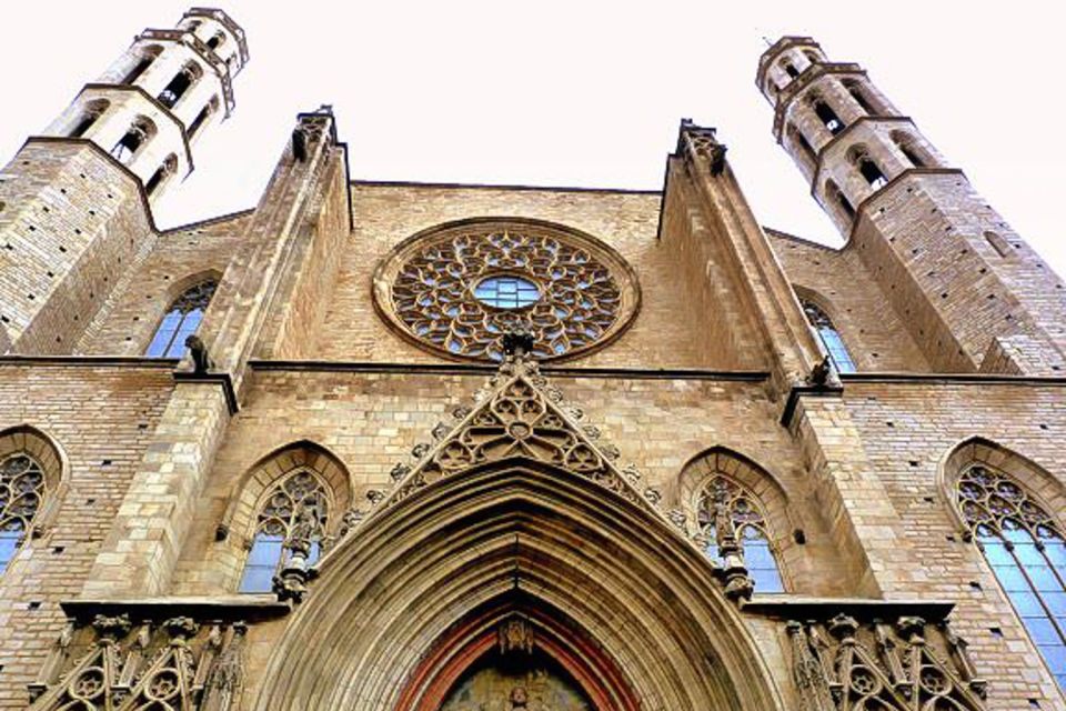 Private Tour of Barcelona With Driver and Guide - Key Points
