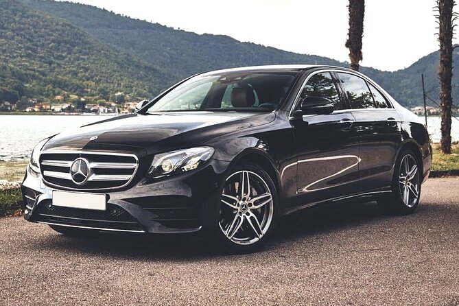 Private Transfer: Airport BCN to Barcelona by Business Car - Key Points