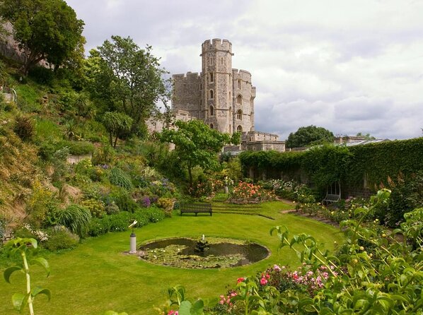Private Transfer From Gatwick Airport to Southampton Port via Windsor Castle - Key Points