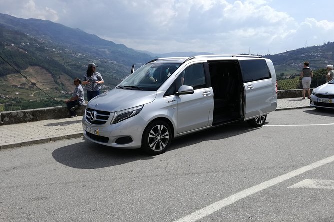 Private Transfer Lisbon / Porto With Tour Included. - Key Points