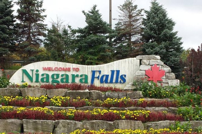Private Transfer: Niagara Falls Canada to Toronto Downtown Black Car Service - Key Points