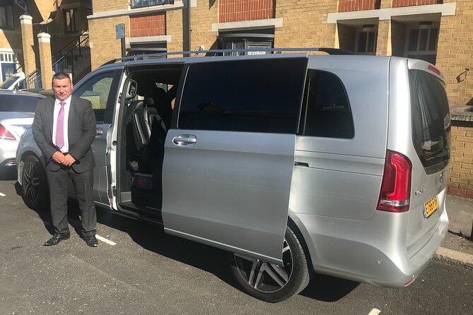 Private Transfer to Windsor Castle (Including Tickets) 7 Passengers - Key Points