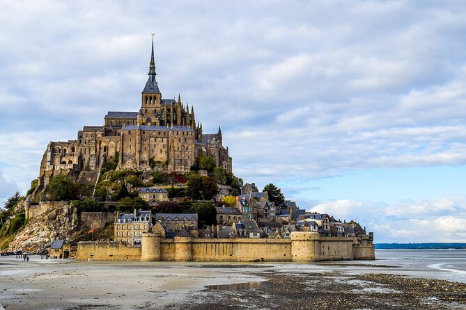 Private Transport From Paris to Mont-Saint-Michel - Key Points