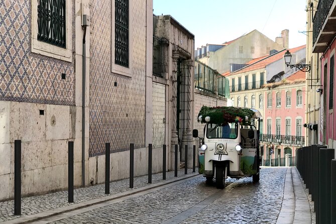 Private Tuk Tuk Tour in Old City Lisbon - Key Points