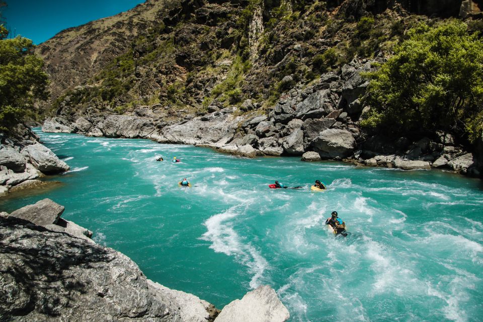 queenstown white water surfing along the kawarau river Queenstown: White Water Surfing Along the Kawarau River