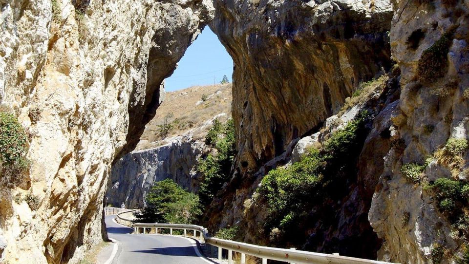 Rethymno Old Town - Preveli Beach - Kourtaliotiko Gorge - Overview of Rethymno Old Town