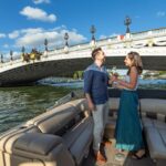 romantic photo shooting on a private boat in paris Romantic Photo Shooting on a Private Boat in Paris