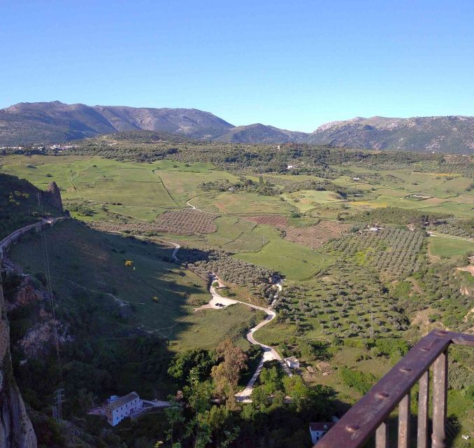 Ronda: Audio Guide Walking Tour With Puente Nuevo and Viejo - Key Points