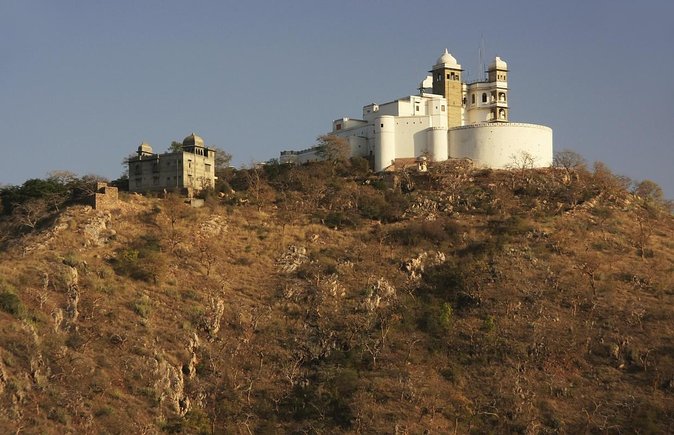 Round Trip Transfers to Sajjangarh Monsoon Palace With Tickets - Key Points