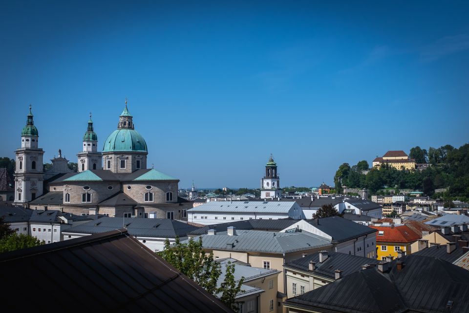 Salzburg: Interactive Puzzle and City Exploration Tour - Key Points