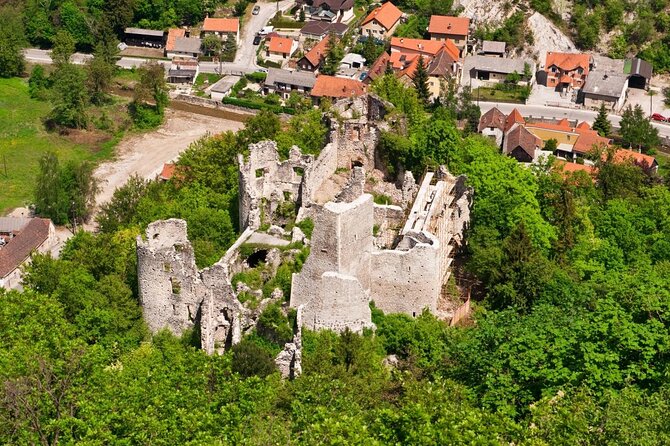 Samobor Town and Castle Walking Tour - Key Points