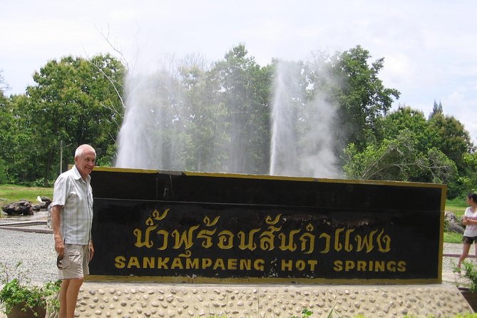 San Kamphaeng Hot Springs and Thai Handicraft Tour From Chiang Mai - Key Points