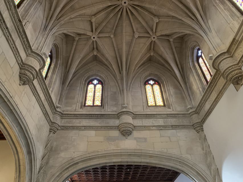 Santiago De Compostela: Hostal De Los Reyes Católicos Tour - Key Points
