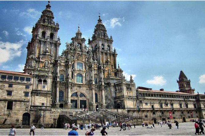 Santiago De Compostela & Valença Do Minho - From Porto - Key Points