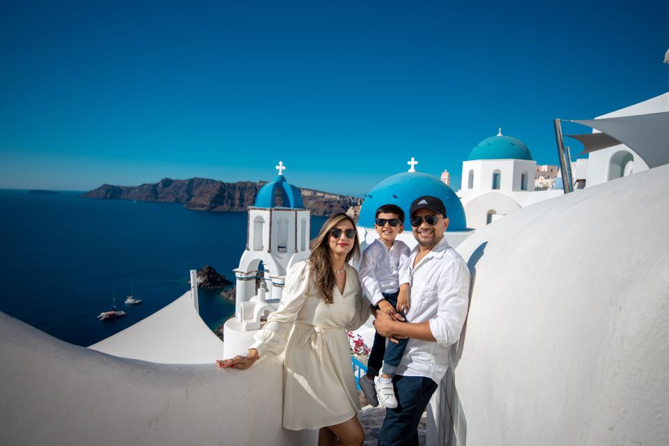 Santorini Family Photoshoot (Oia Village) - Activity Details