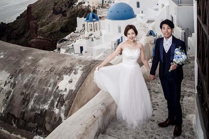 Santorini Instagram Photoshoot By Local Professionals - Key Points