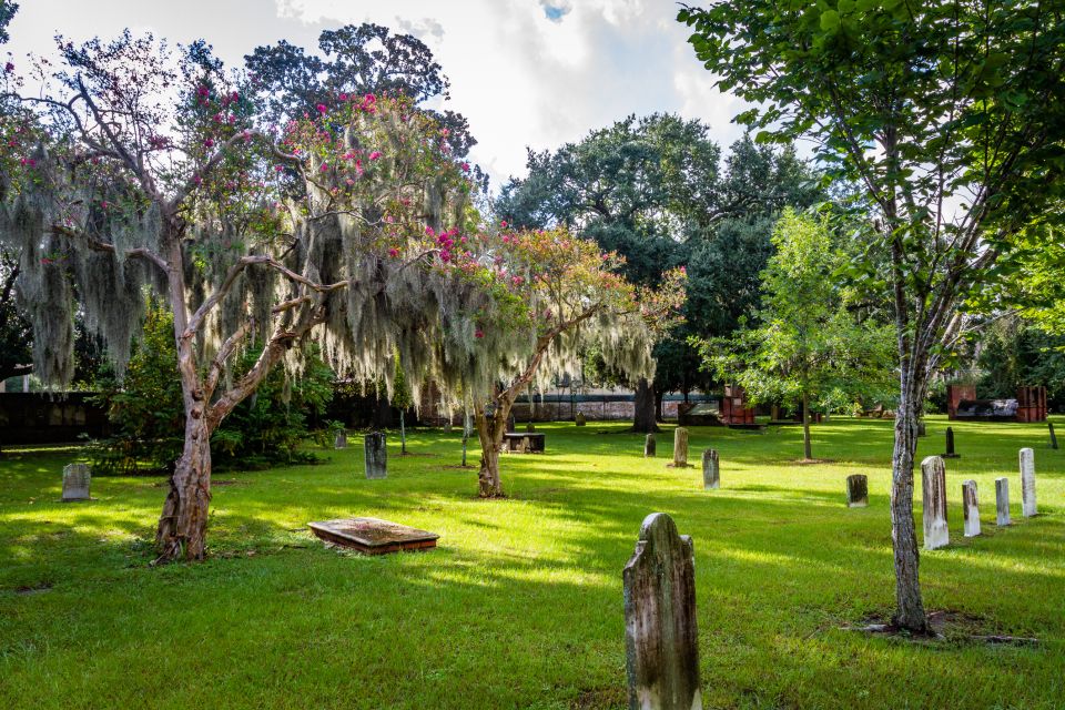 Savannah: Colonial Park Cemetery Guided Walking Tour - Key Points