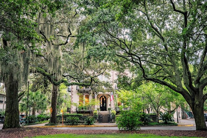 Savannah Historic District Tour by The Wandering Historians - Key Points