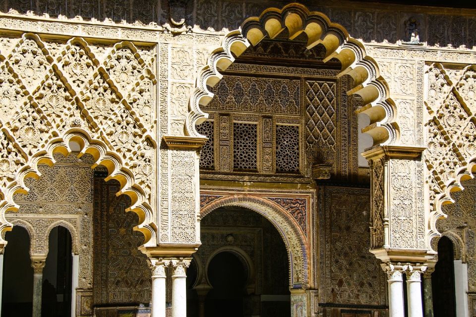 Seville: Small Group Guided Alcázar Tour With Entry Ticket - Key Points