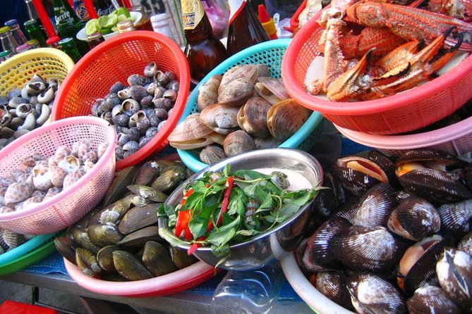 Small-Group Hanoi Seafood Tasting And Walking Tour - Key Points