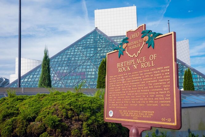 Smartphone-Guided Walking Tour of Downtown Cleveland Sights & Stories - Key Points