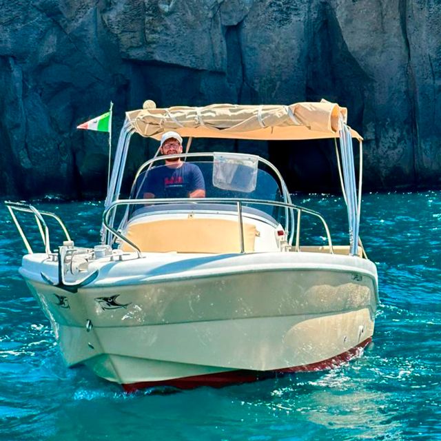 Sorrento: Boat Tour to Capri on Saver 21ft - Key Points