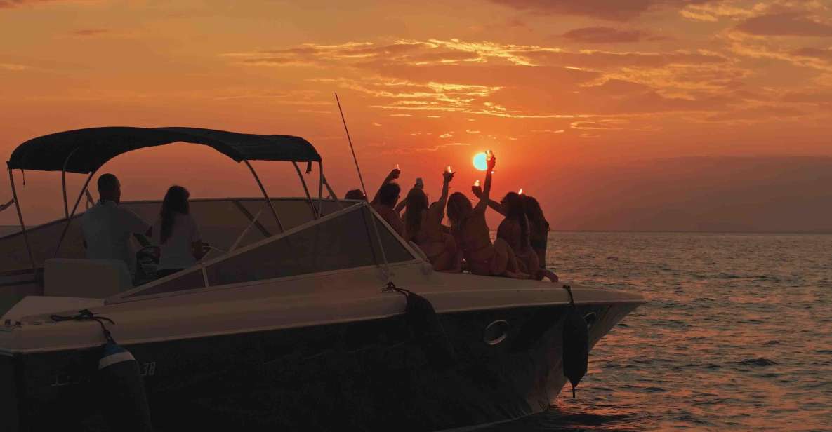 Sorrento Sunset Private Boat Tour - Free Bar and Apetizer - Key Points