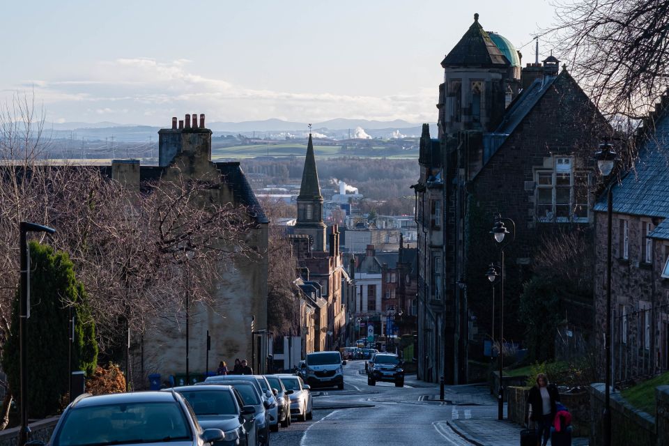 Stirling: Historical Walking Tour in Spanish - Key Points