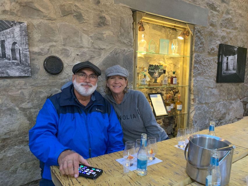 Stirling: Old Town Walking Tour With Gin Tasting - Key Points