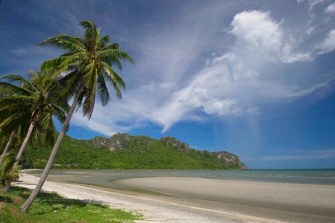 Stunning Ao Manao Bay & Prachuabkirikhan Private Guided Tour of Hua Hin - Key Points