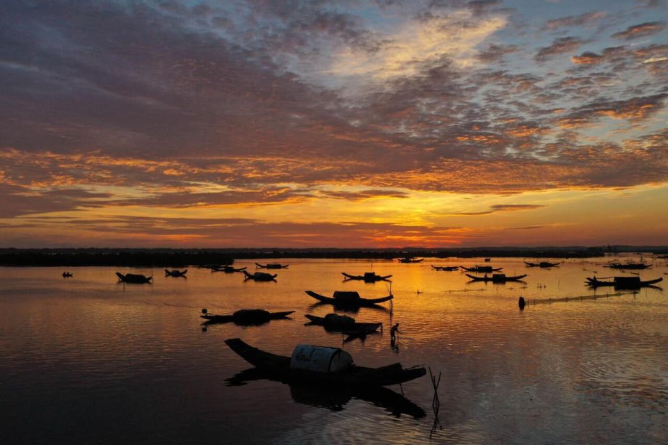 Sunrise Floating Market on Tam Giang Lagoon - Key Points