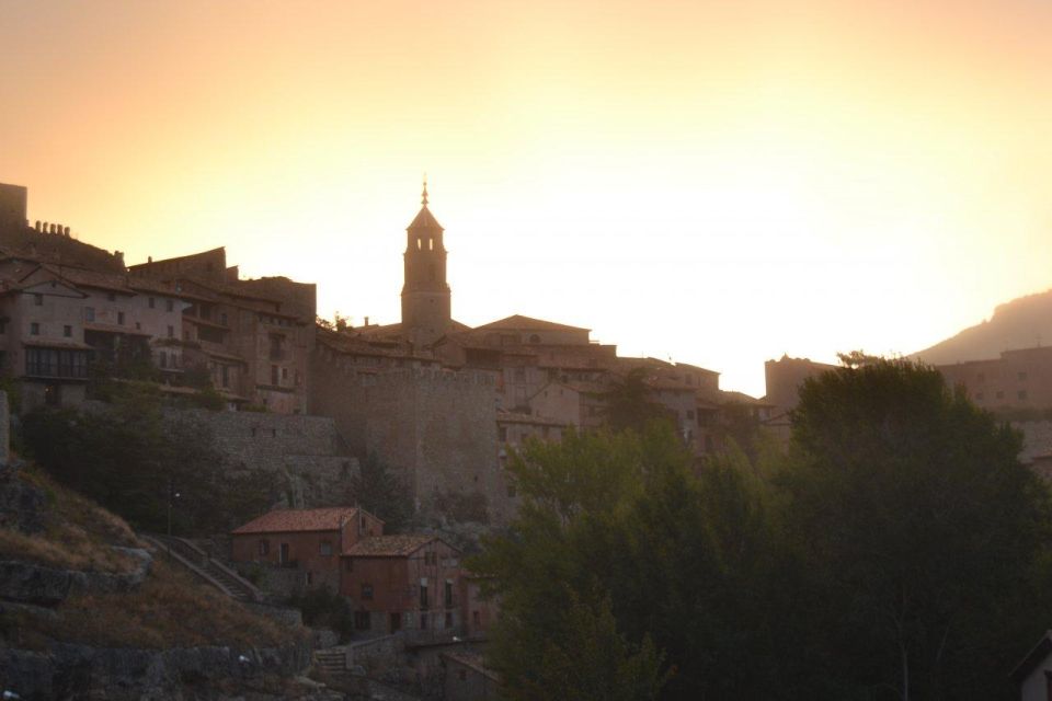 Sunset Albarracín Monumental and Pérez Toyuela House Museum - Key Points