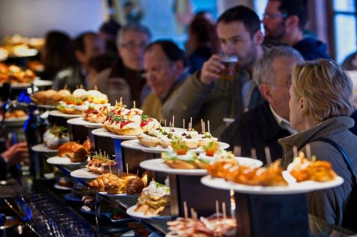 Tapas Crawl in Madrid Historical Quarter for Lunch or Dinner - Key Points