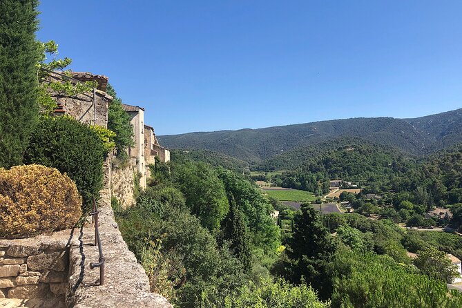 The Picturesque Luberon Villages of Lourmarin, Lauris, Cucuron & Bonnieux - Key Points