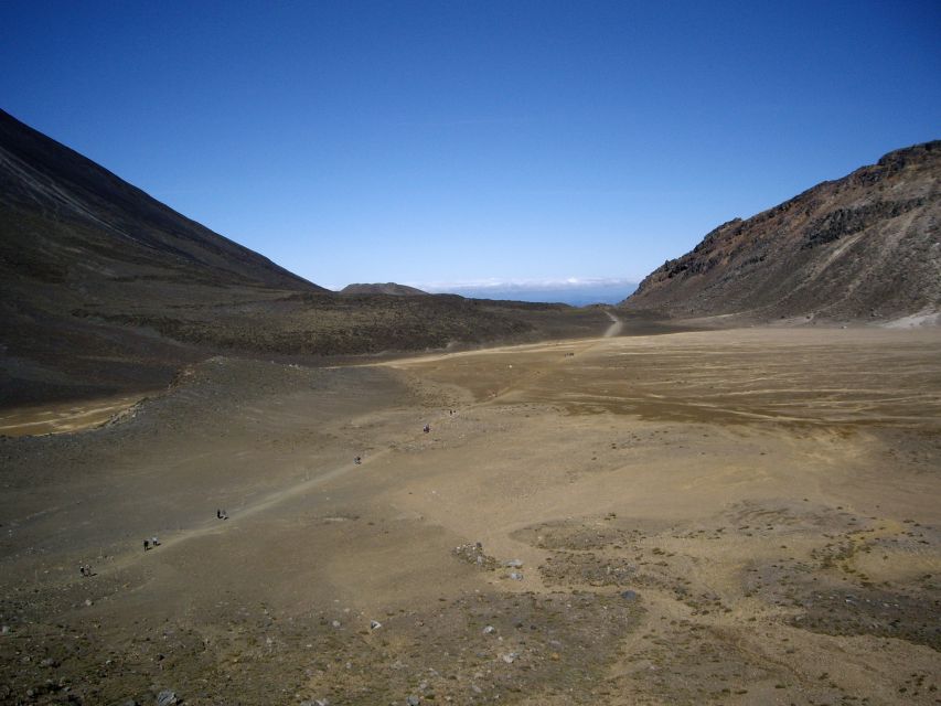 Tongariro Alpine Crossing: Hike Trail Roundtrip Shuttle - Key Points