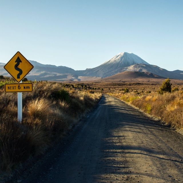 Tongariro Crossing: Ketetahi Park and Ride Shuttle to Start - Key Points