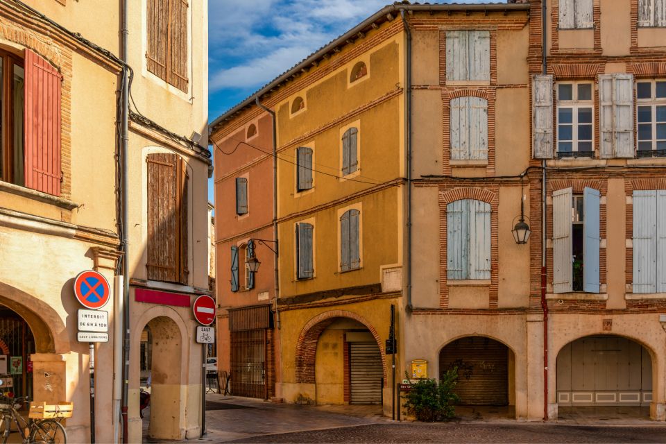 Toulouse: First Discovery Walk and Reading Walking Tour - Key Points